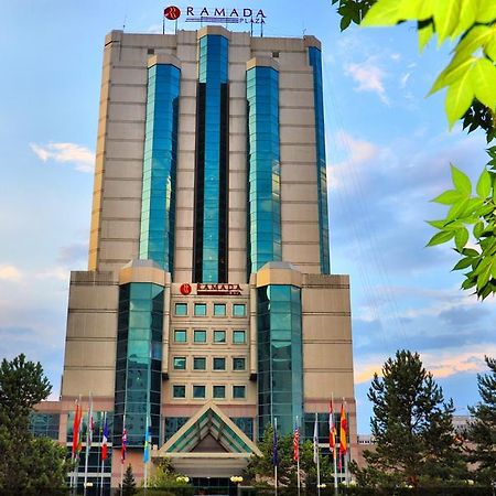Ramada Plaza Astana Hotel Bagian luar foto