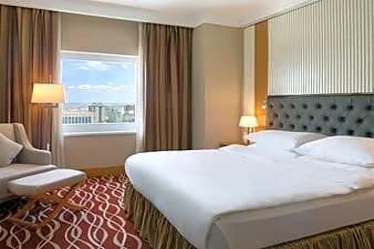 Ramada Plaza Astana Hotel Bagian luar foto