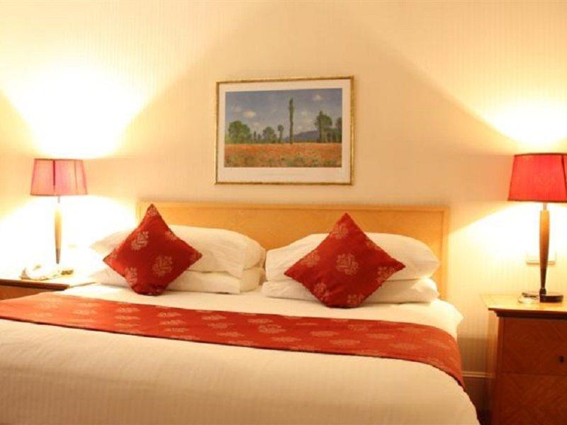 Ramada Plaza Astana Hotel Bagian luar foto