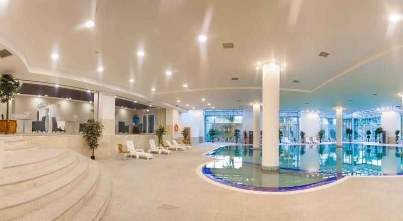 Ramada Plaza Astana Hotel Bagian luar foto